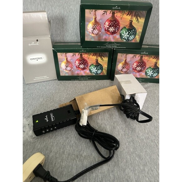 NEW Hallmark 9 Illuminations Snowflake Snowballs Strings Ornament & Power Box - Picture 9 of 16